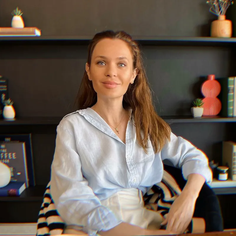 Thia Lazou - Psiholog clinician și psihoterapeut